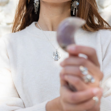 Luna Nueva del 18 de enero: significado, ritual y piedras