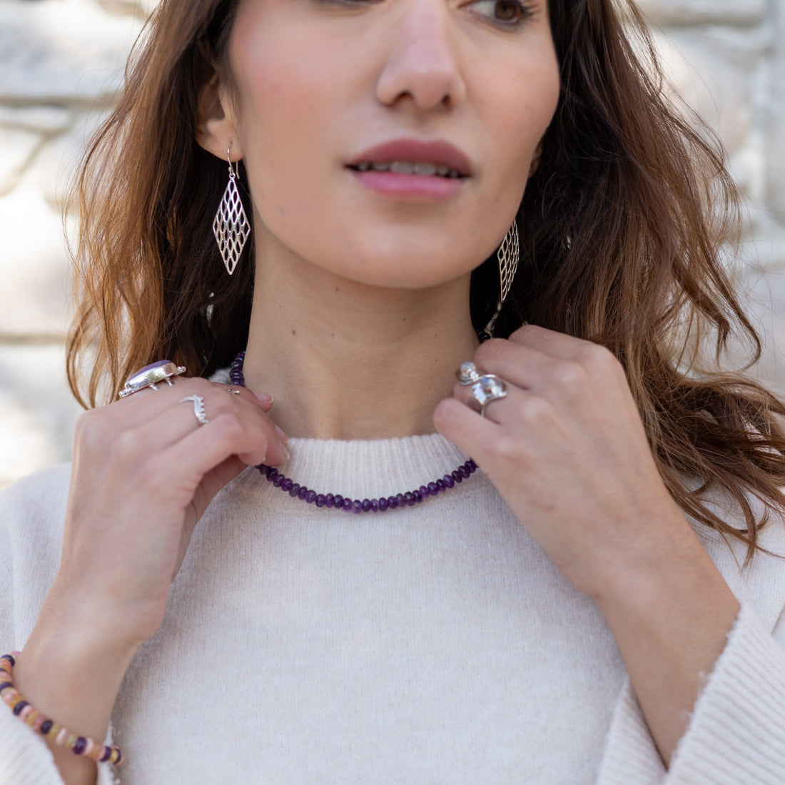 Collar Atenea – Sabiduría, Poder Interior y Elegancia Vibrante