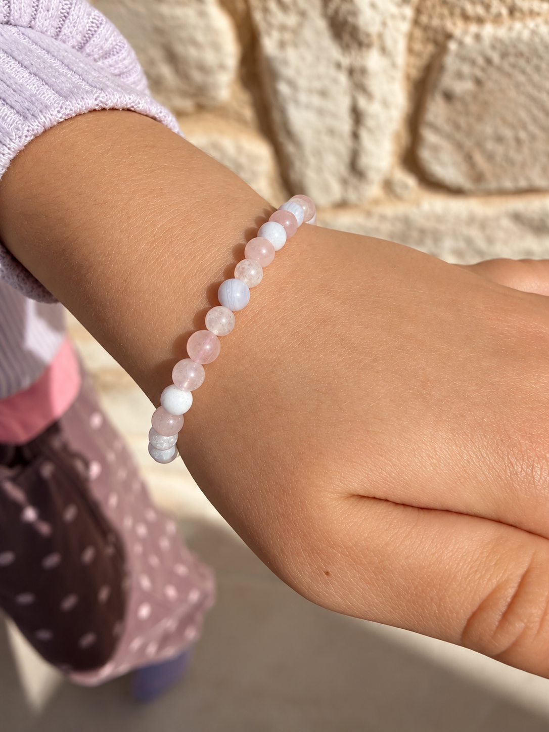Pulsera Hada Elna — Kunzita, Piedra Luna y Calcedonia