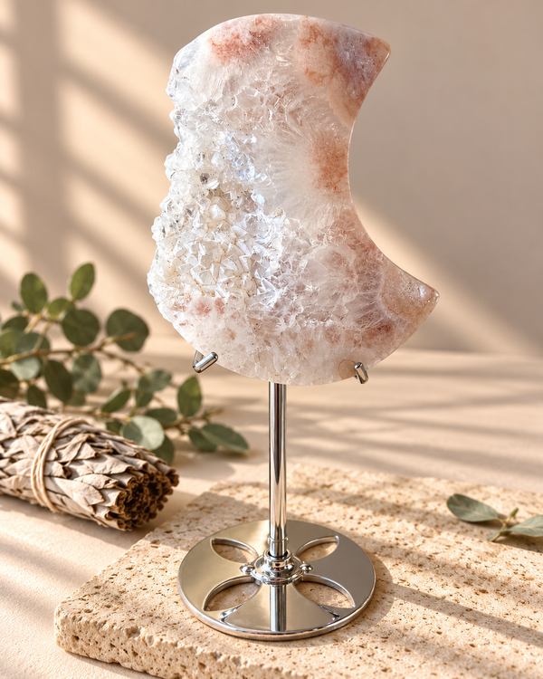 Luna de Amatista Rosa natural | 6 × 5 cm, con pedestal