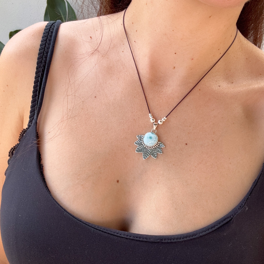 Collar Ahyoka de Larimar | Calma, Comunicación, Espiritualidad