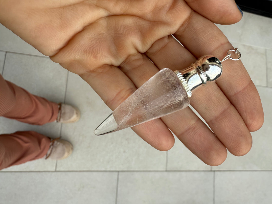 Péndulo Cofre de Cuarzo Cristal | Potencia la Intención y Canalización