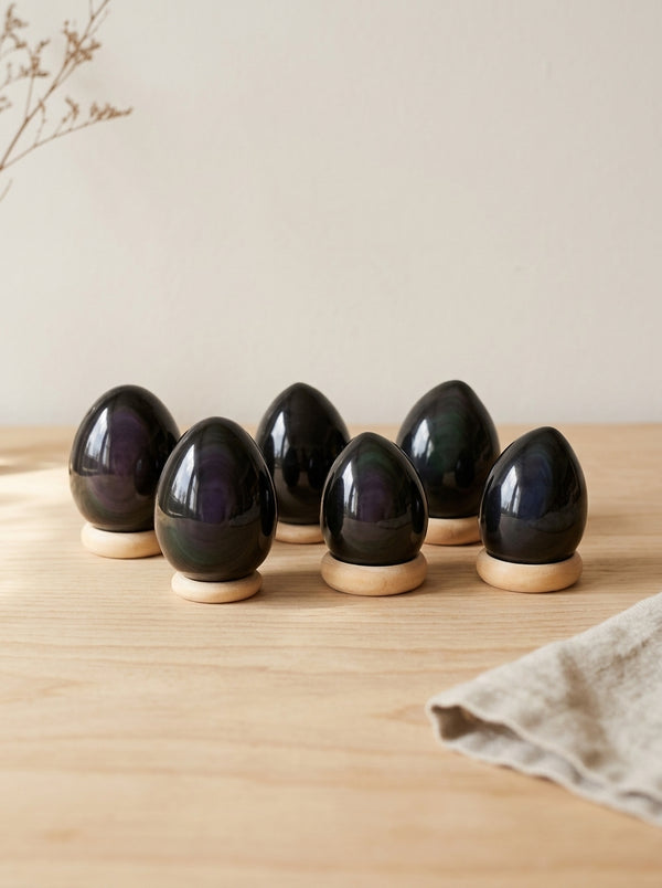 Huevo de Obsidiana Arcoíris natural | 5 × 4,5 cm, con aro de madera